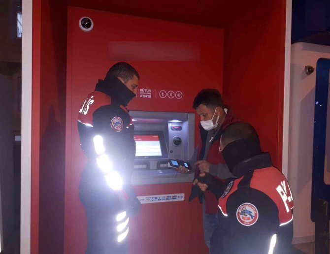 Telefon Dolandırıcıları Yarım Saatte 90 Bin Lirasını Çarptı