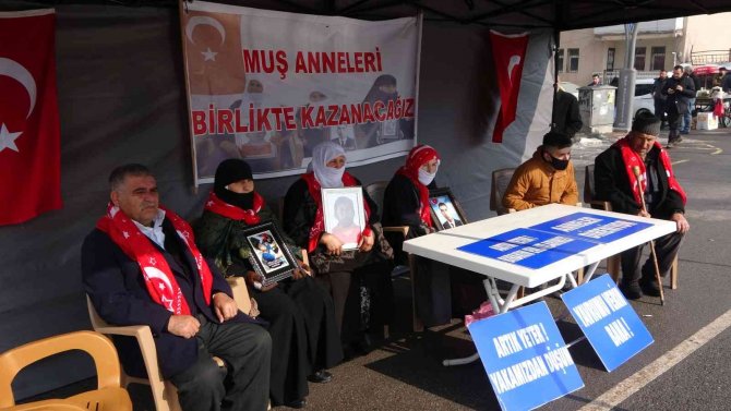 Muş’ta Ailelerin Evlat Nöbeti Dondurucu Soğukta Devam Ediyor