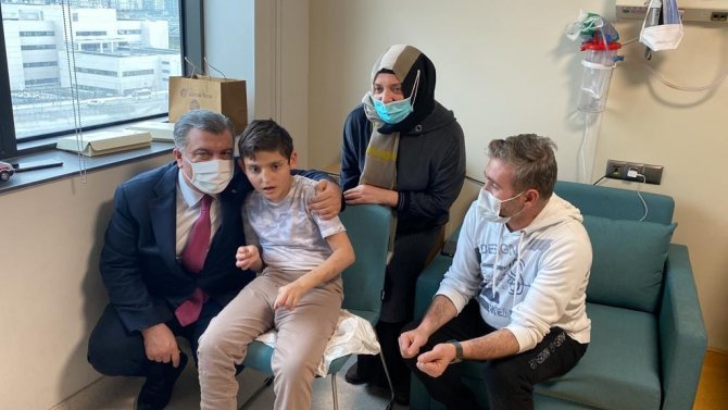 Bakan Koca Hastane Odasında Ziyaret Etmişti, O Onları Anlattılar: “Kırmayacağına Adım Gibi Emindim”