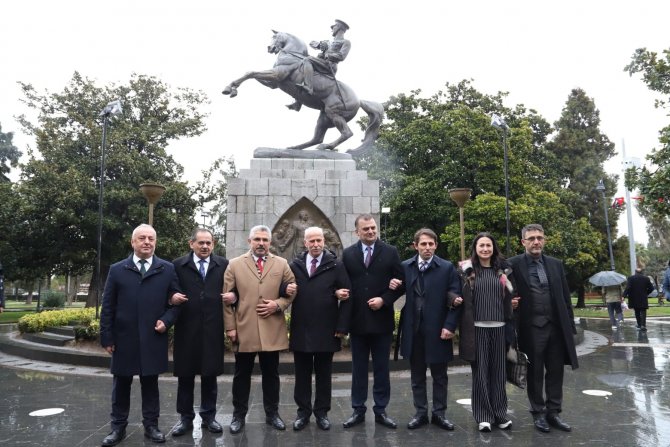 Samsun’da Tüm Siyasetçi Ve İdarecilerden Onur Anıtı’na Saldırıya Ortak Duruş