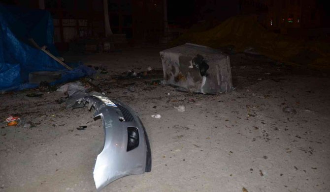 Kaza Yaptıkları Aracı Bırakıp Kaçtılar