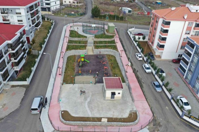 Üç Mahalleye Daha Spor Tesisleri Geliyor