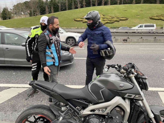 Plakalarını Gizleyen 4 Motosikletliye 3 Bin Tl Ceza