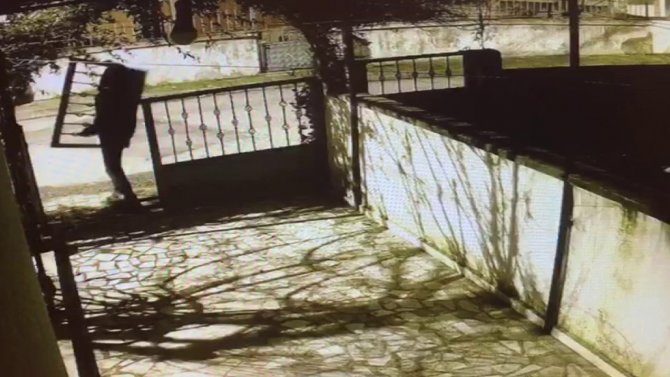Ümraniye’de Demir Kapı Hırsızı, Kovalamaca Sonucu Polis Tarafından Yakalandı