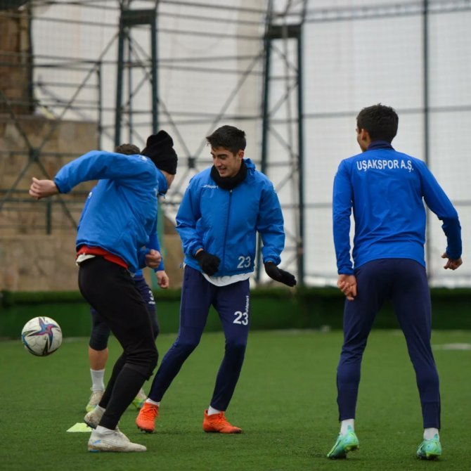 Uşakspor, A. 24 Erzincanspor Maçı Hazırlıklarını Sürdürdü