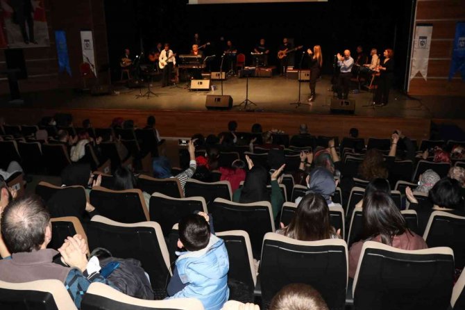 Gebze’de "Usta Çı’rock" Rüzgarı