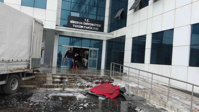 Yanan Giresun Üniversitesi Binasında Hasar Tespit Çalışması Başlatıldı