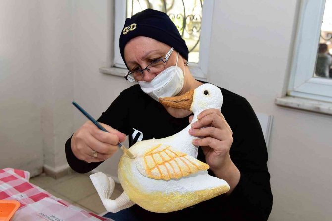 Atık Malzemeler Sanat Eserine Dönüşüyor