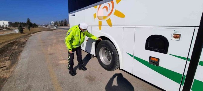 Yolcu Taşıyan Araçlarda Kış Lastiği Ve Emniyet Kemeri Denetimi