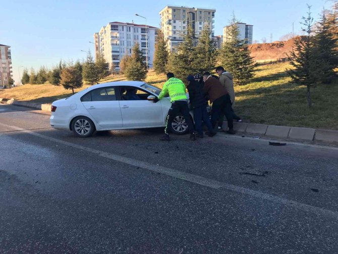 Edirne’de Yollardaki Buzlanma Kazaları Da Beraberinde Getirdi