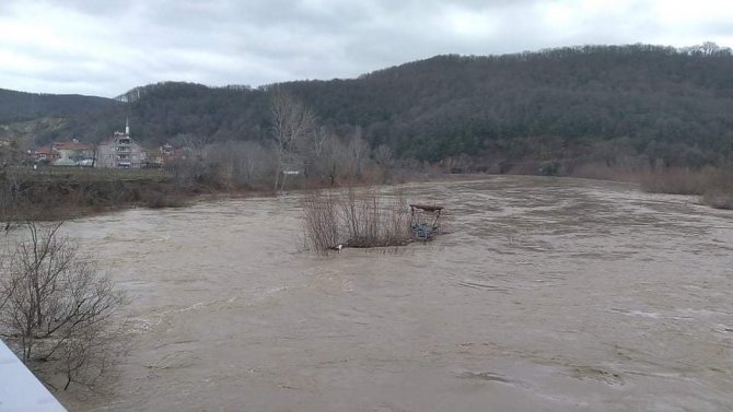 Sağanak Yağış Filyos Irmağında Taşkına Neden Oldu