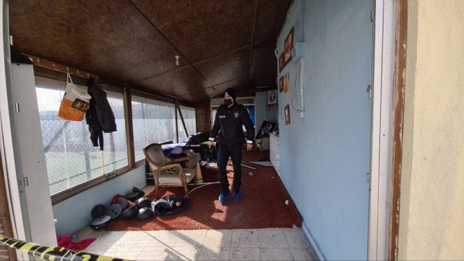 Mahalleli Gençlerin Kurduğu Amatör Spor Kulübü’nün Kapısını Ve Sobasını Çaldılar