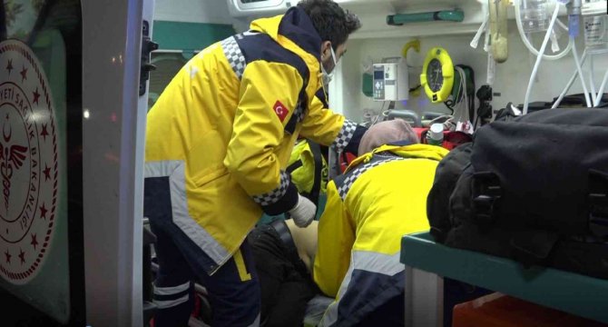 Gençlerin Alacak Verecek Kavgası Kanlı Bitti: 1 Ağır Yaralı