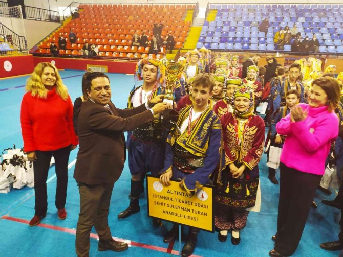 Altıntaş İ̇to Şehit Süleyman Turan Anadolu Lisesi Halk Oyunları Ekibi İl Birincisi Oldu