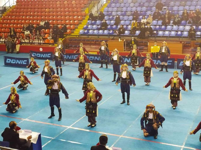 Altıntaş İ̇to Şehit Süleyman Turan Anadolu Lisesi Halk Oyunları Ekibi İl Birincisi Oldu