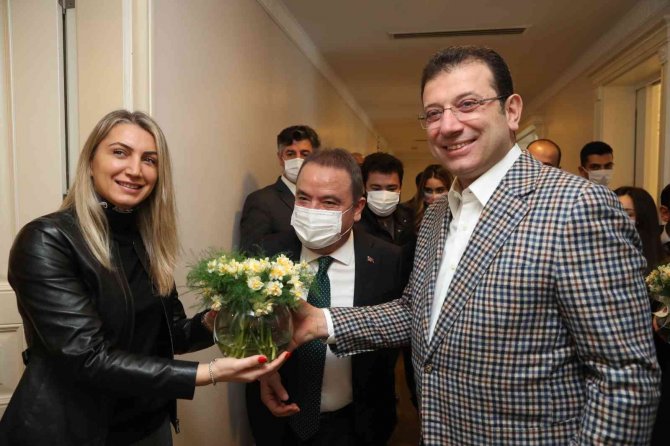 Başkan Böcek İ̇bb Başkanı İ̇mamoğlu İle Görüştü
