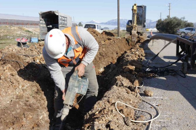 Asat’dan Kadriye’de 2 Milyon Tl’lik İçme Suyu Hattı