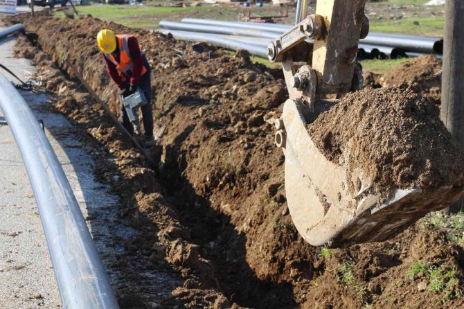 Asat’dan Kadriye’de 2 Milyon Tl’lik İçme Suyu Hattı