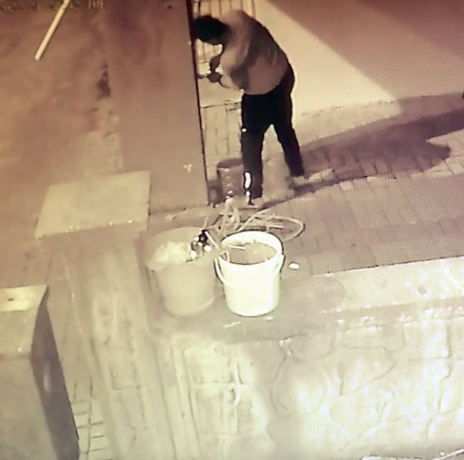 Vananın Kapatılmasına Kızdı, Musluğu Söküp Götürdü