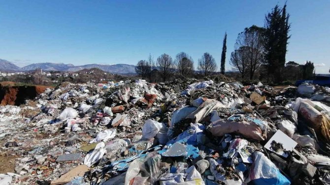 Turizm Merkezine Yakışmayan Çöplük Görüntüsü