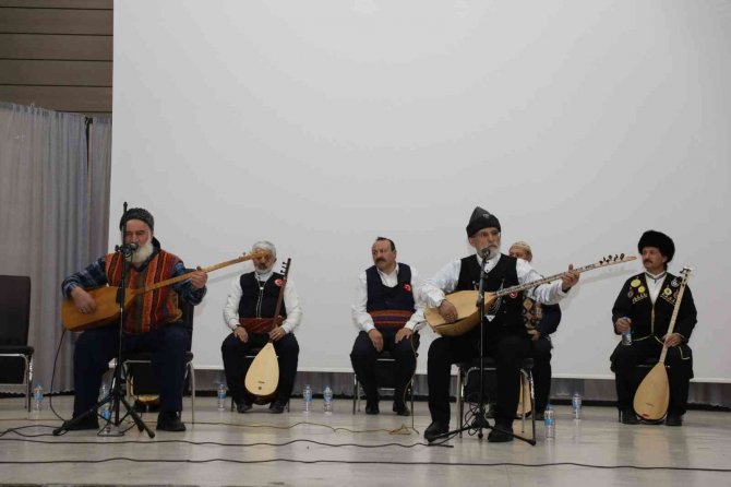 Aşıklar Şöleni Ve ‘Kuyucaklı Yusuf’ Adlı Tiyatro Oyunu İlgiyle İzlendi