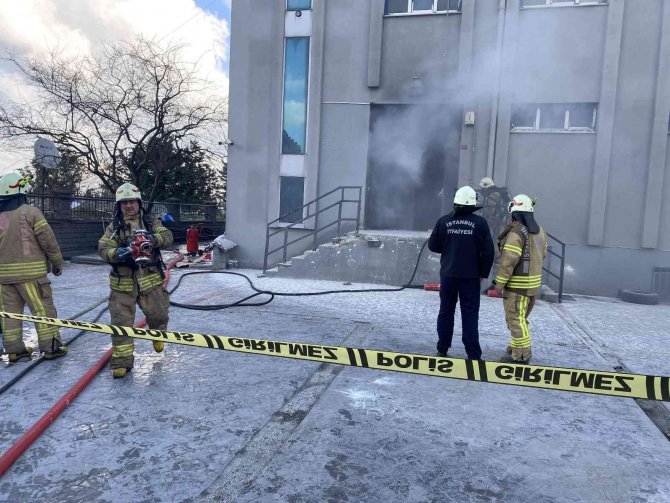 Avcılar’da İş Yerinde Korkutan Yangın