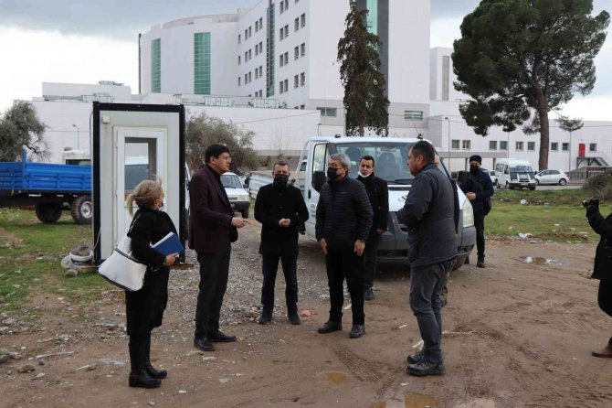 Başkan Özcan, Yeşil Mahalle’de İncelemelerde Bulundu