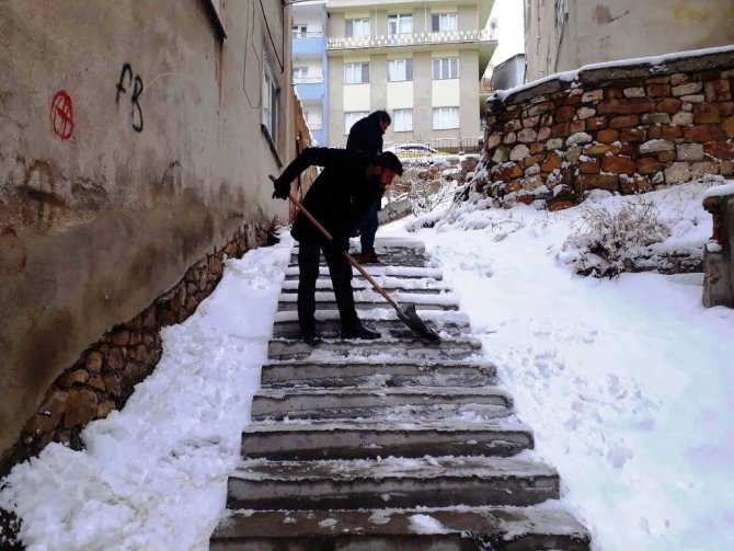 Bayburt’ta Yoğun Kar Mesaisi