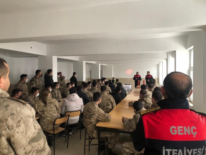 Genç’te Jandarma Personeline Yönelik Yangın Tatbikatı