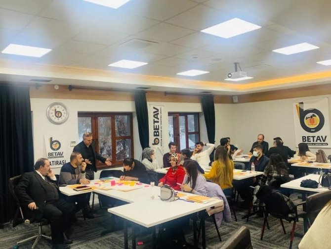 Bitlis’te Proje Hazırlama Ve Uygulama Eğitimi