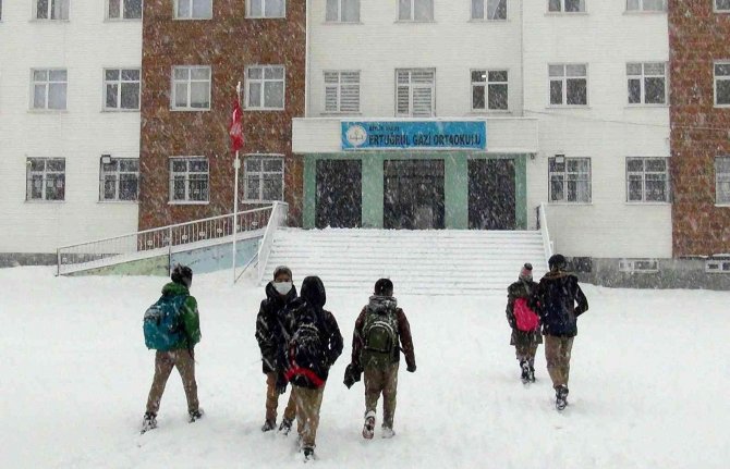 Ahlat’ta Kar Tatili