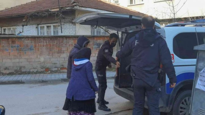 Bursa’da Sevgililer Çaldıkları Araçla Gezerken Kıskıvrak Yakalandılar