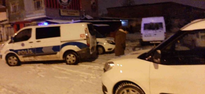 Otopark Çalışanı Kazara Kendini Vurdu