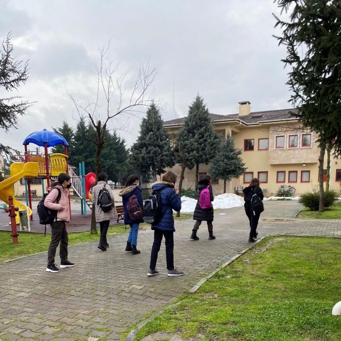 Sevgi Evlerindeki Çocuklar Okula Giderken De Yalnız Bırakılmıyor