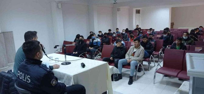 Gediz’de Öğrencilere Polislik Mesleği Tanıtıldı