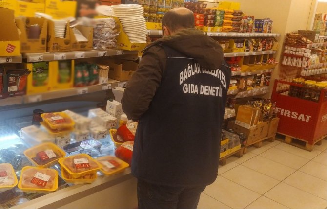 Bozulmuş Gıdaları Vatandaşa Satacaklardı, Belediye Ekipleri Yakaladı