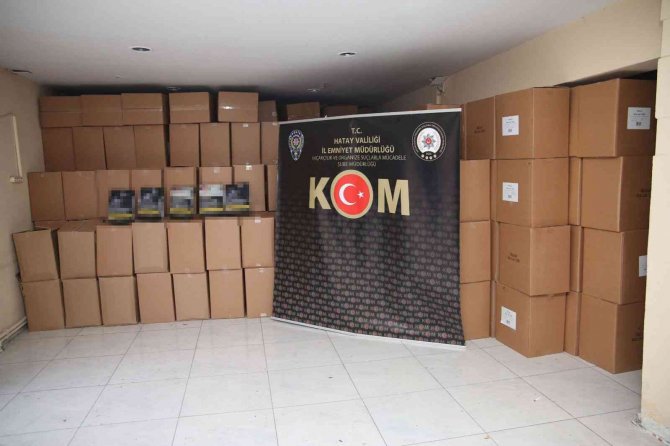 Hatay’da 8 Ton Kaçak Tütün, 50 Bin Adet Makaron Ele Geçirildi