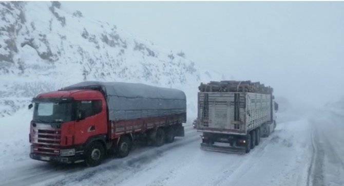 Antalya-konya Karayolu Sadece Otobüslere Kontrollü Şekilde Açıldı