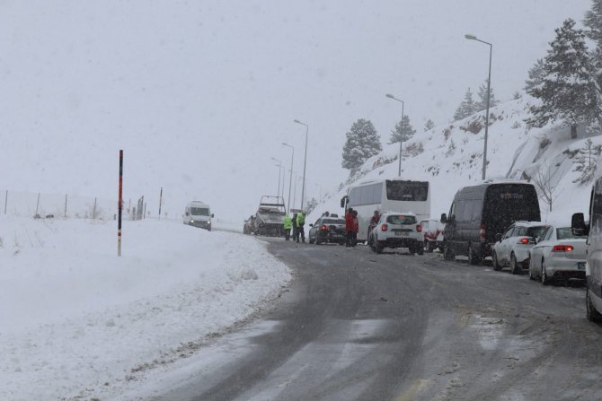 Kayseri’de Kar Yağışı Hayatı Olumsuz Etkiledi