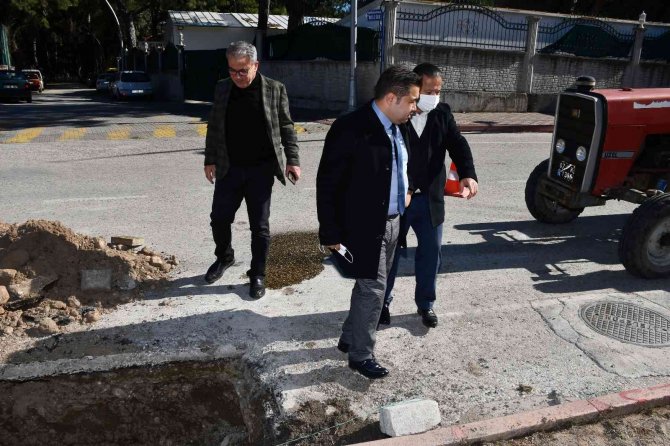Kemer Belediyesi Başkan Vekili Fidan, Yol Yapım Çalışmalarını İnceledi
