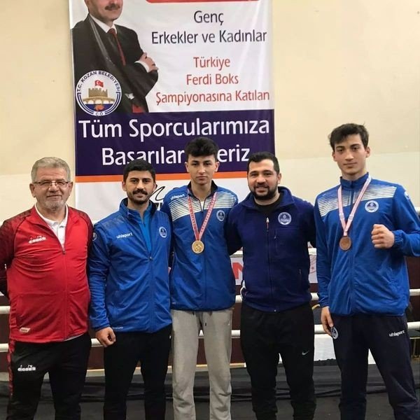 Kağıtspor’un Boksörleri Başarıyla Döndü