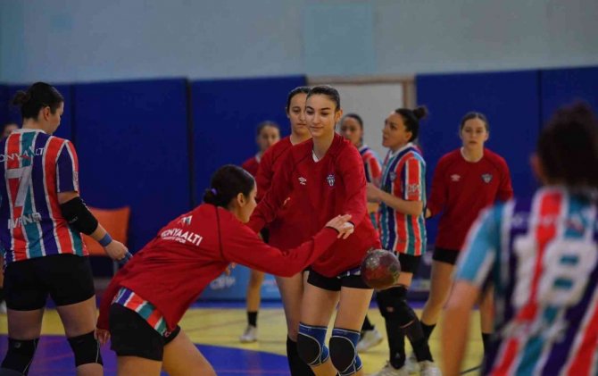Konyaaltı Galibiyet Serisi Peşinde