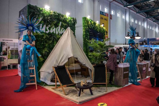 Kuşadası Standı Ziyaretçi Akınına Uğradı