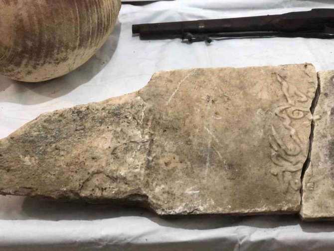 Manisa’da Tarihi Eser Operasyonu; Çok Sayıda Tarihi Eser Ele Geçirildi
