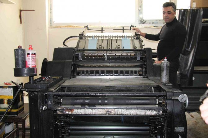 Yazılı Basın, Nostalji Olmamak İçin Sanal Medyaya Direniyor