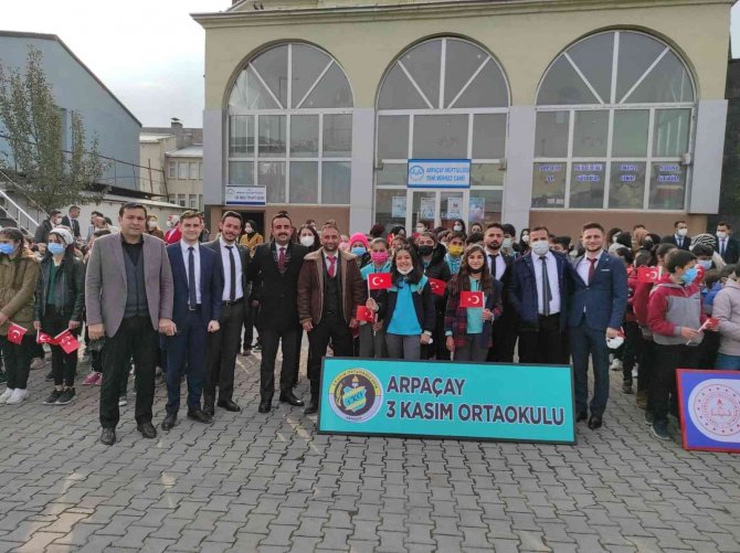 Masa Tenisinde Arpaçay 3 Kasım Ortaokulu Şampiyon Oldu