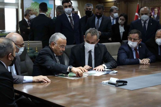 Milli Eğitim Bakanı Özer’den, Başkan Güler’e Teşekkür