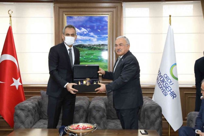 Milli Eğitim Bakanı Özer’den, Başkan Güler’e Teşekkür