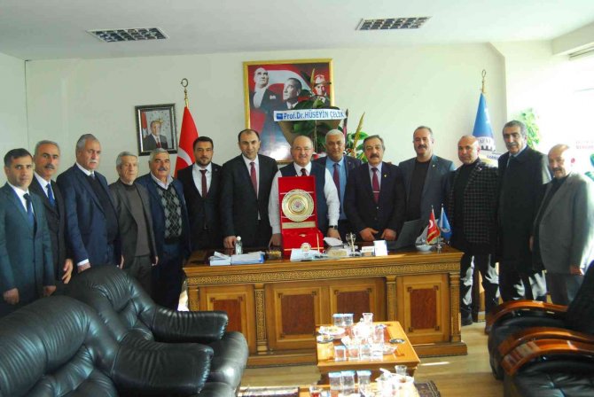 Prof. Dr. Hüseyin Çelik’ten Vanesob’a Ziyaret