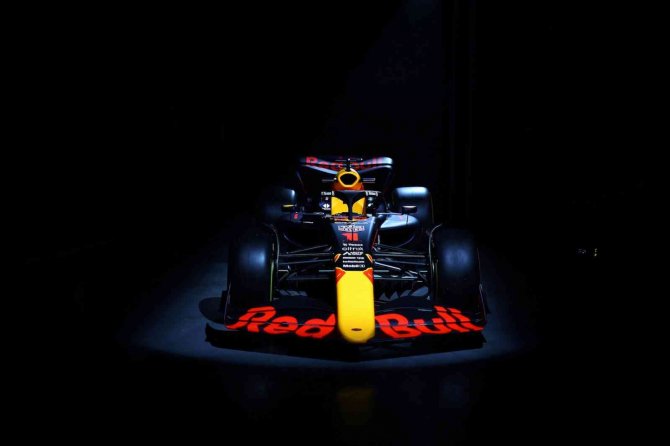Oracle Red Bull Racing, Yeni Aracı Rb18’i Tanıttı